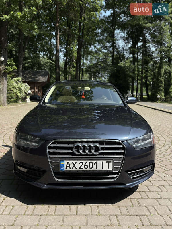 Седан Audi A4 2012 в Богородчанах
