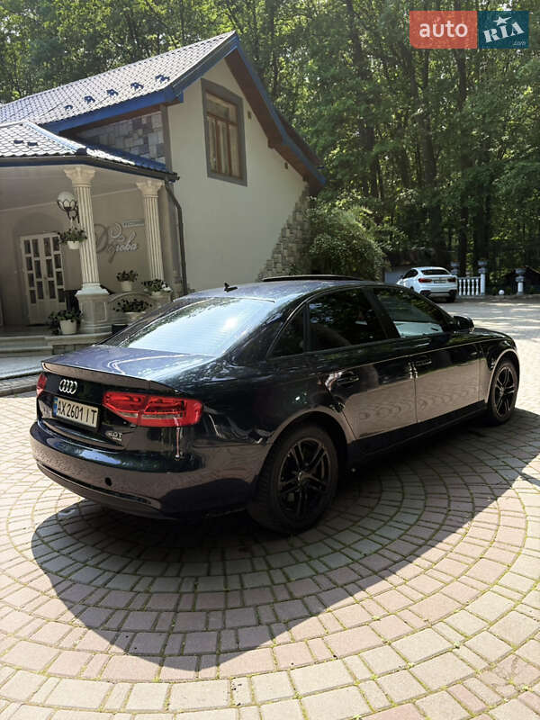 Седан Audi A4 2012 в Богородчанах
