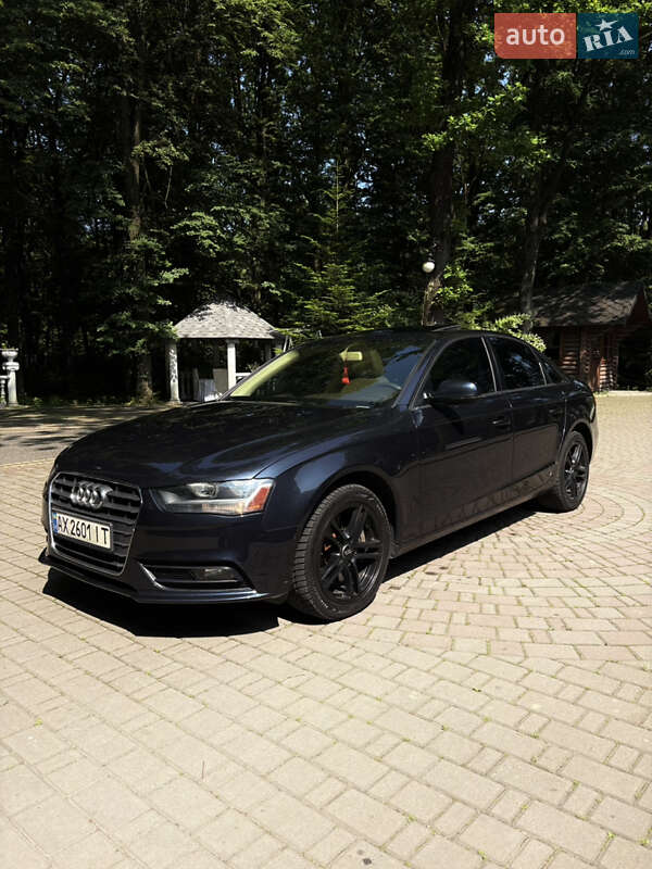 Седан Audi A4 2012 в Богородчанах