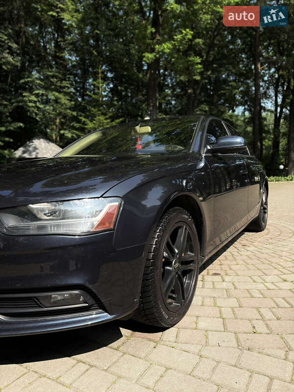 Седан Audi A4 2012 в Богородчанах