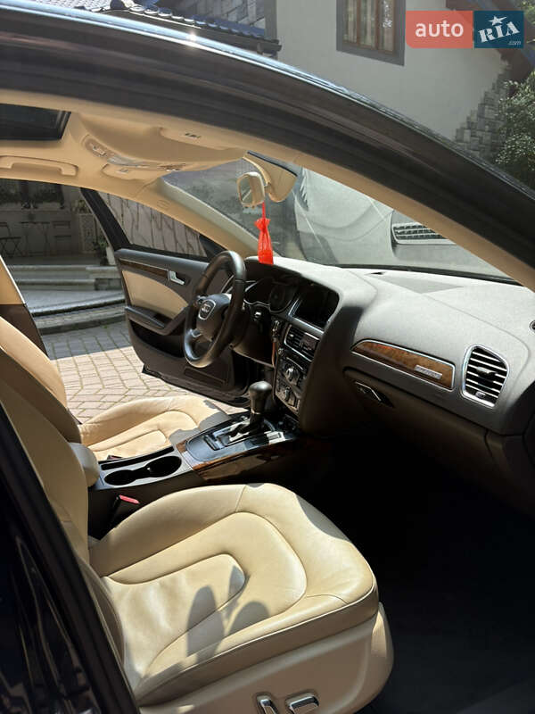 Седан Audi A4 2012 в Богородчанах