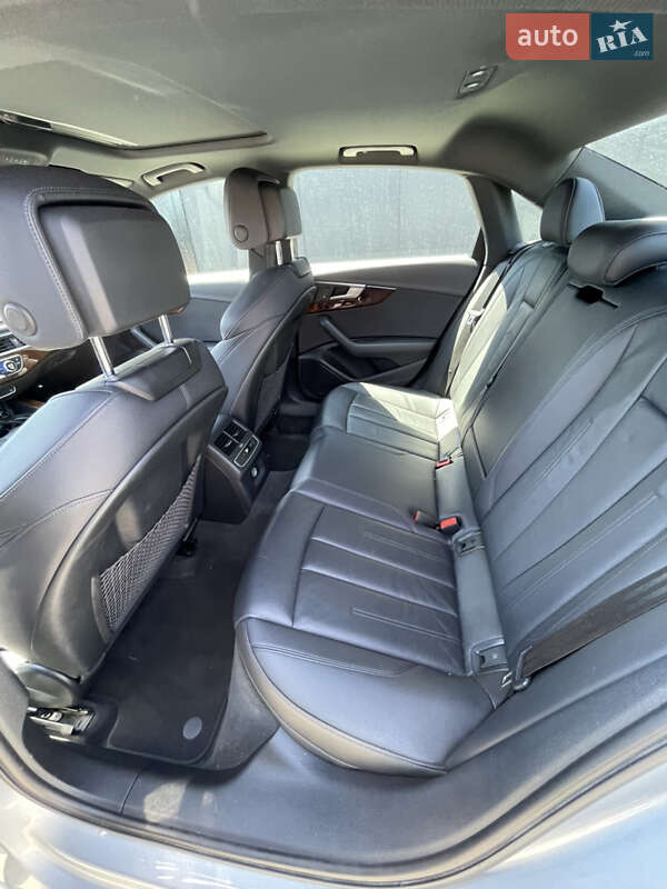 Седан Audi A4 2018 в Тернополе