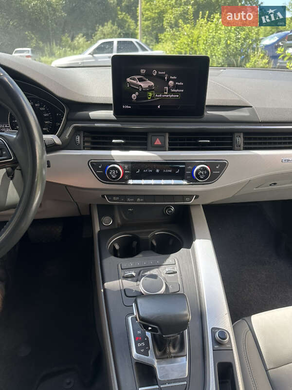 Седан Audi A4 2018 в Хмельницком