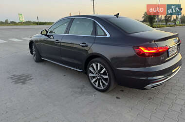 Седан Audi A4 2021 в 