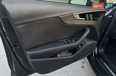 Седан Audi A4 2021 в 