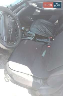 Седан Audi A4 1995 в 