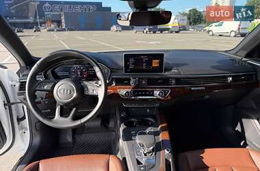 Седан Audi A4 2018 в 