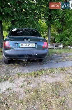 Седан Audi A4 1995 в 