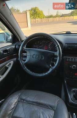 Универсал Audi A4 1996 в 