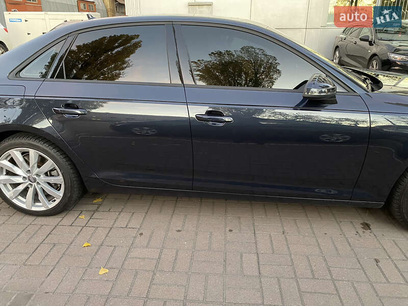 Седан Audi A4 2016 в Києві