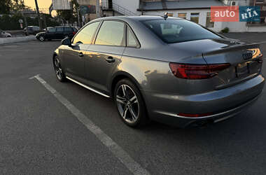 Седан Audi A4 2018 в 