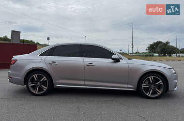Седан Audi A4 2017 в 