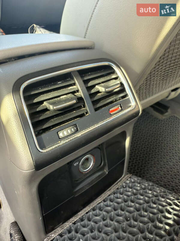 Седан Audi A4 2010 в Луцке