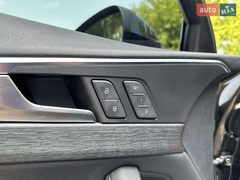 Седан Audi A4 2018 в Шептицькому