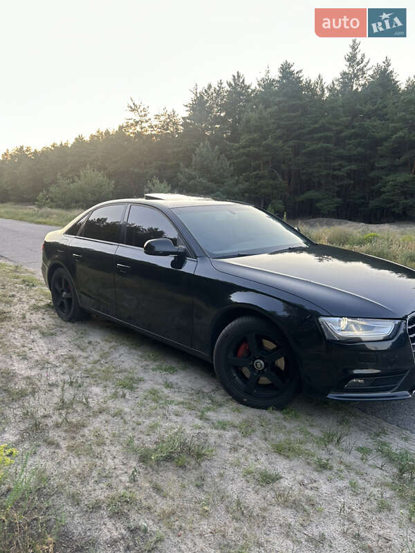 Седан Audi A4 2012 в Кременчуге