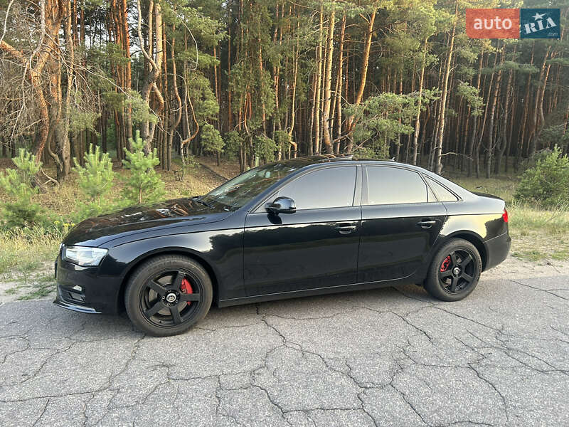 Седан Audi A4 2012 в Кременчуге