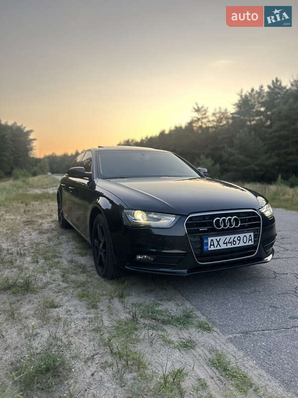 Седан Audi A4 2012 в Кременчуге