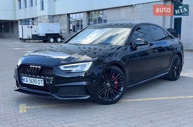 Седан Audi A4 2018 в Киеве