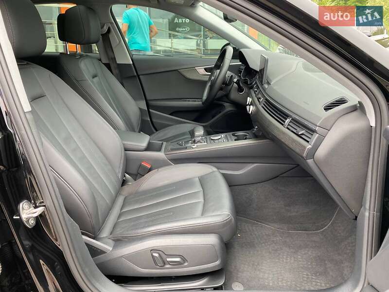 Седан Audi A4 2019 в Львові