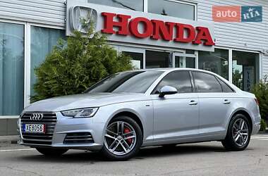 Седан Audi A4 2017 в Ровно