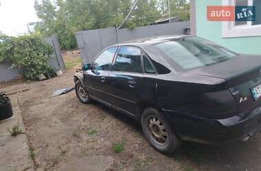 Седан Audi A4 2000 в 