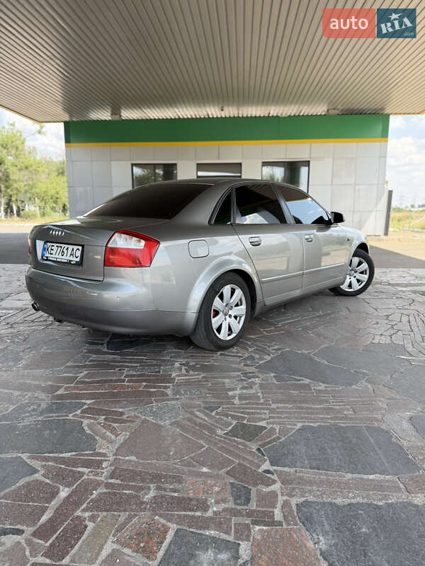Седан Audi A4 2004 в Днепре