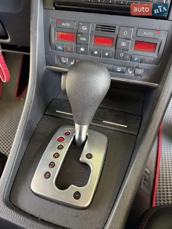 Седан Audi A4 2004 в Днепре