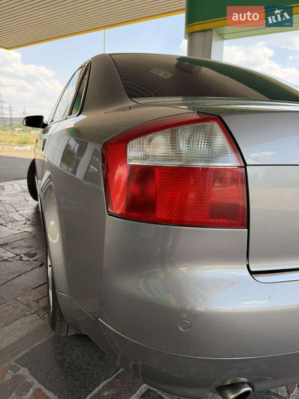 Седан Audi A4 2004 в Днепре