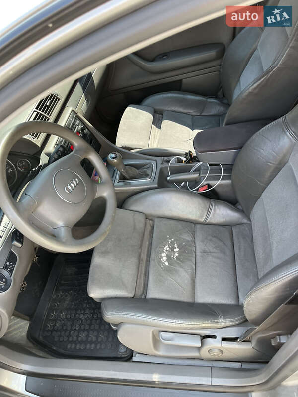 Седан Audi A4 2001 в Коломые