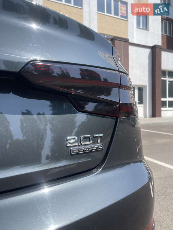 Седан Audi A4 2017 в Киеве