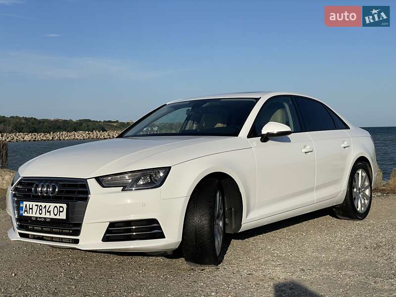 Седан Audi A4 2016 в Кременчуге