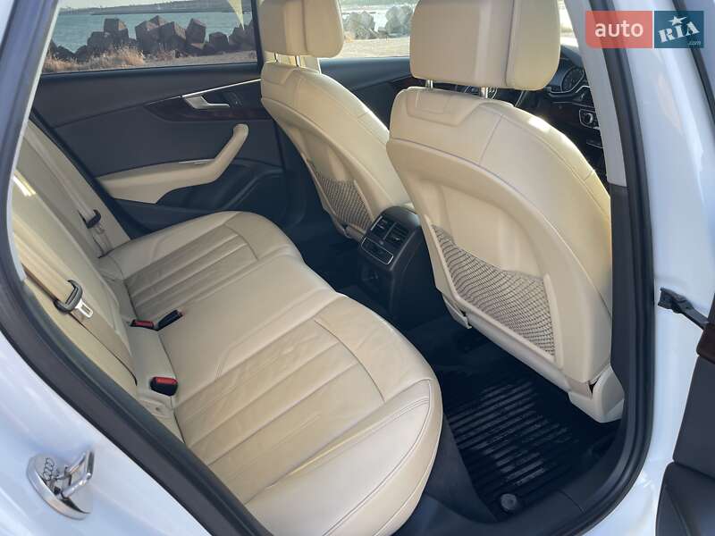 Седан Audi A4 2016 в Кременчуге