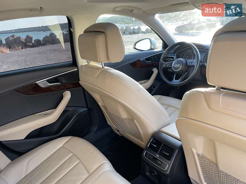 Седан Audi A4 2016 в Кременчуге