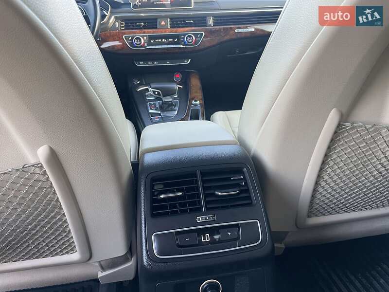 Седан Audi A4 2016 в Кременчуге