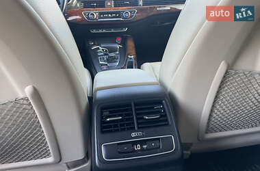 Седан Audi A4 2016 в 