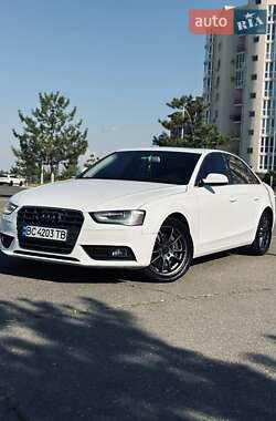 Седан Audi A4 2013 в Витовском районе