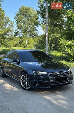 Седан Audi A4 2016 в 