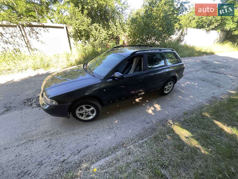 Универсал Audi A4 1998 в Владимирце