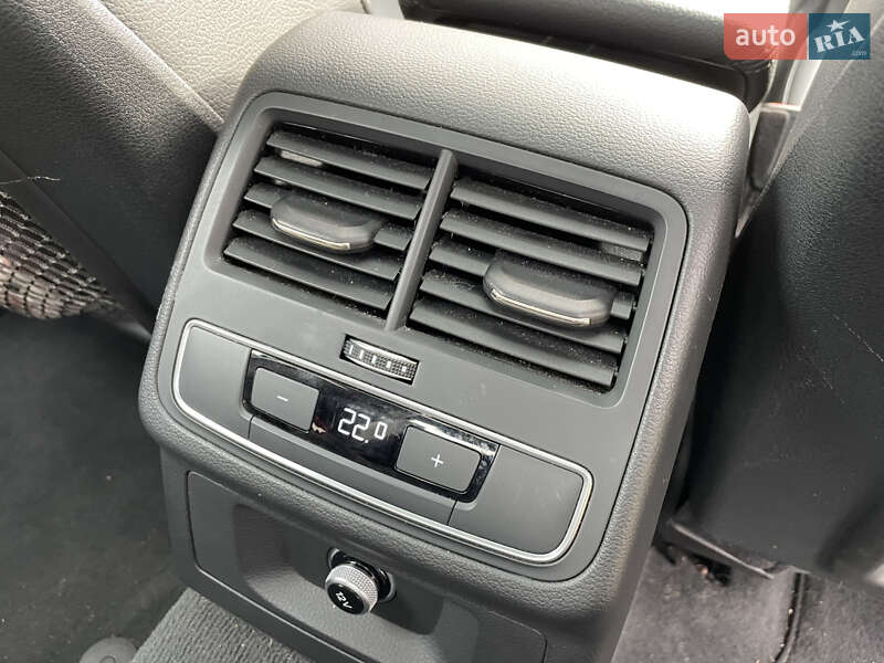 Седан Audi A4 2016 в Киеве