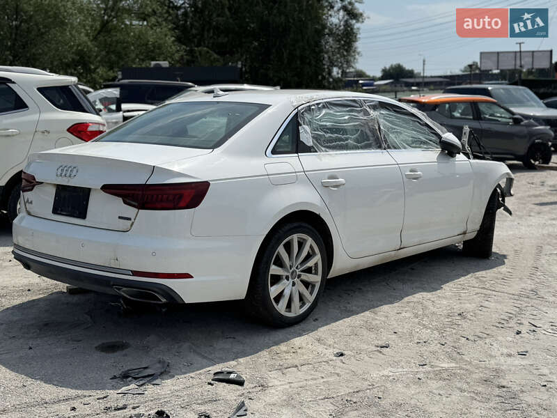 Audi A4 2019