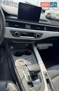 Седан Audi A4 2019 в 