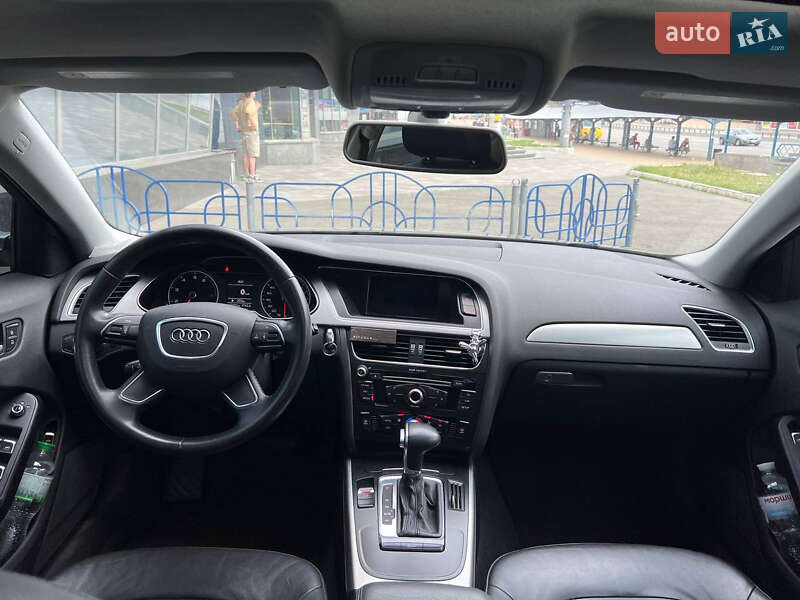 Седан Audi A4 2014 в Києві