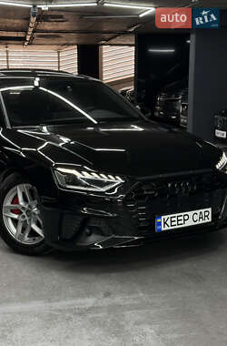Седан Audi A4 2022 в 