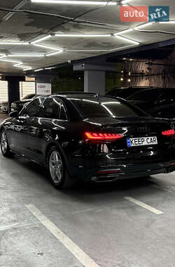 Седан Audi A4 2022 в 