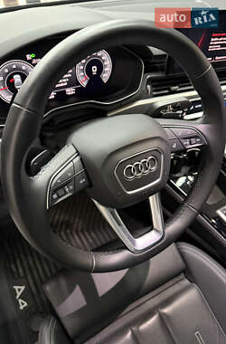 Седан Audi A4 2022 в 