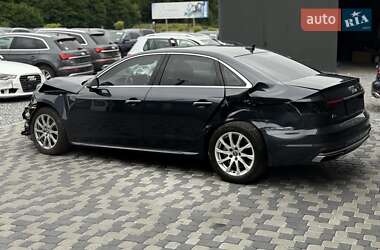 Седан Audi A4 2021 в 