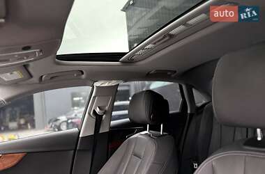 Седан Audi A4 2021 в 