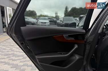 Седан Audi A4 2021 в 