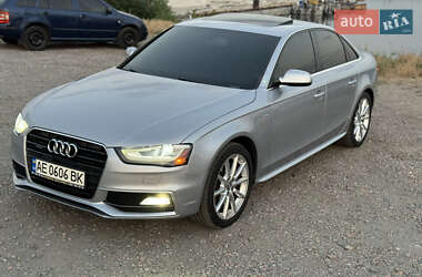 Седан Audi A4 2015 в 