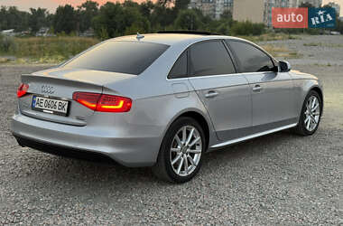 Седан Audi A4 2015 в 